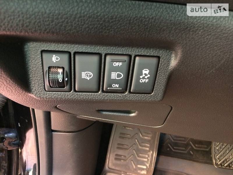 Позашляховик / Кросовер Nissan X-Trail 2011 в Вишневому фото 28 Позашляховик / Кросовер Nissan X-Trail 2011 в Вишневому