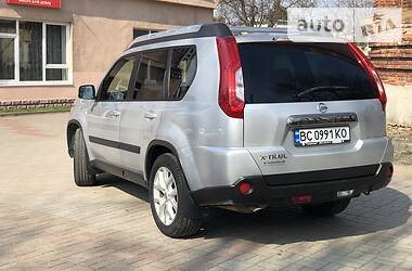 Позашляховик / Кросовер Nissan X-Trail 2012 в 