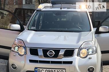 Позашляховик / Кросовер Nissan X-Trail 2012 в 