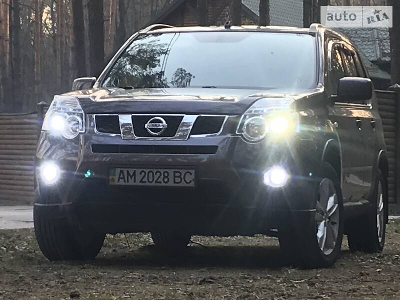 Позашляховик / Кросовер Nissan X-Trail 2010 в Києві