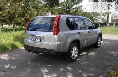 Позашляховик / Кросовер Nissan X-Trail 2010 в 