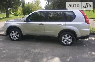 Позашляховик / Кросовер Nissan X-Trail 2010 в 