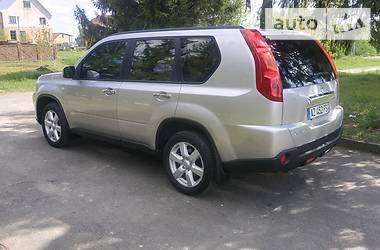 Позашляховик / Кросовер Nissan X-Trail 2010 в 