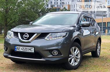 Позашляховик / Кросовер Nissan X-Trail 2014 в 