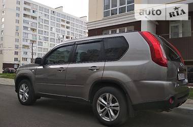 Позашляховик / Кросовер Nissan X-Trail 2012 в 