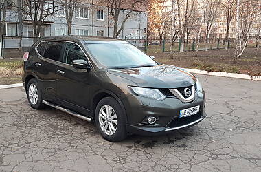 Позашляховик / Кросовер Nissan X-Trail 2015 в Кривому Розі