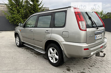 Внедорожник / Кроссовер Nissan X-Trail 2003 в Лановцах