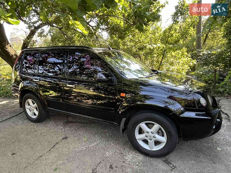 Внедорожник / Кроссовер Nissan X-Trail 2003 в Кривом Роге