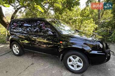 Внедорожник / Кроссовер Nissan X-Trail 2003 в 