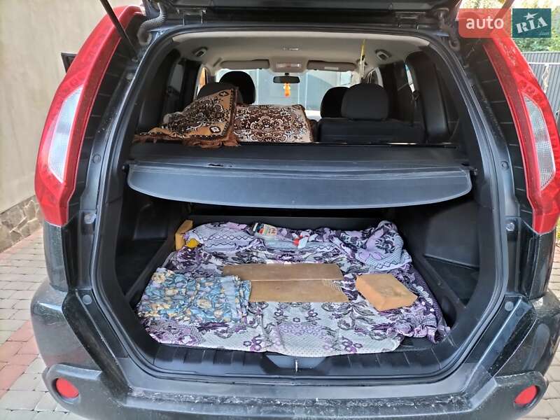 Позашляховик / Кросовер Nissan X-Trail 2011 в Млиніві