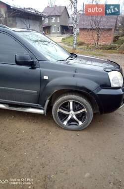 Внедорожник / Кроссовер Nissan X-Trail 2005 в Черновцах