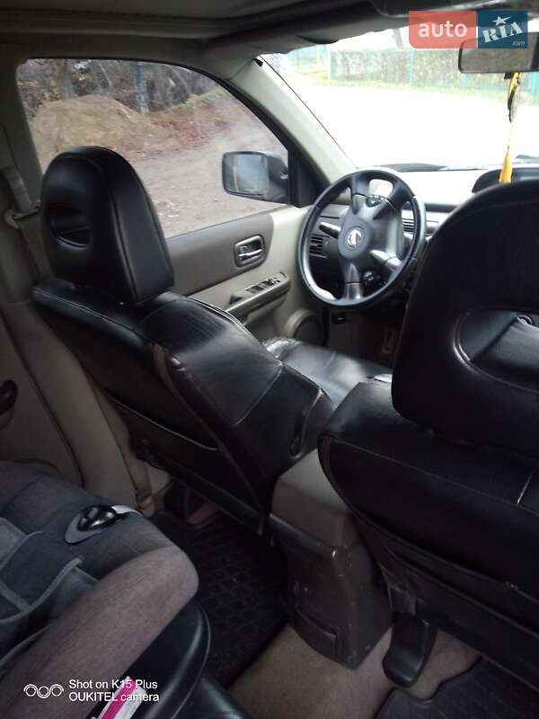 Позашляховик / Кросовер Nissan X-Trail 2005 в Чернівцях