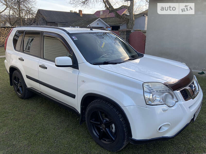 Внедорожник / Кроссовер Nissan X-Trail 2010 в Богородчанах