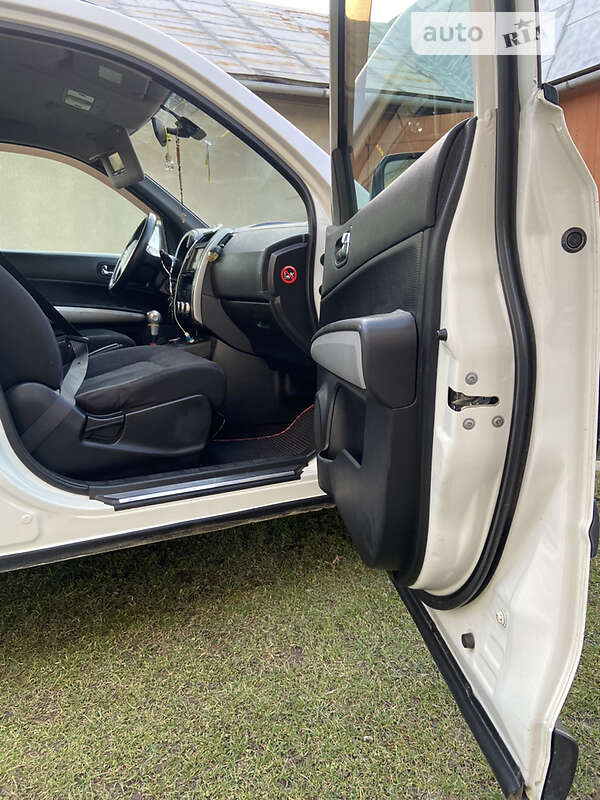 Внедорожник / Кроссовер Nissan X-Trail 2010 в Богородчанах