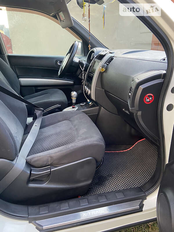 Внедорожник / Кроссовер Nissan X-Trail 2010 в Богородчанах