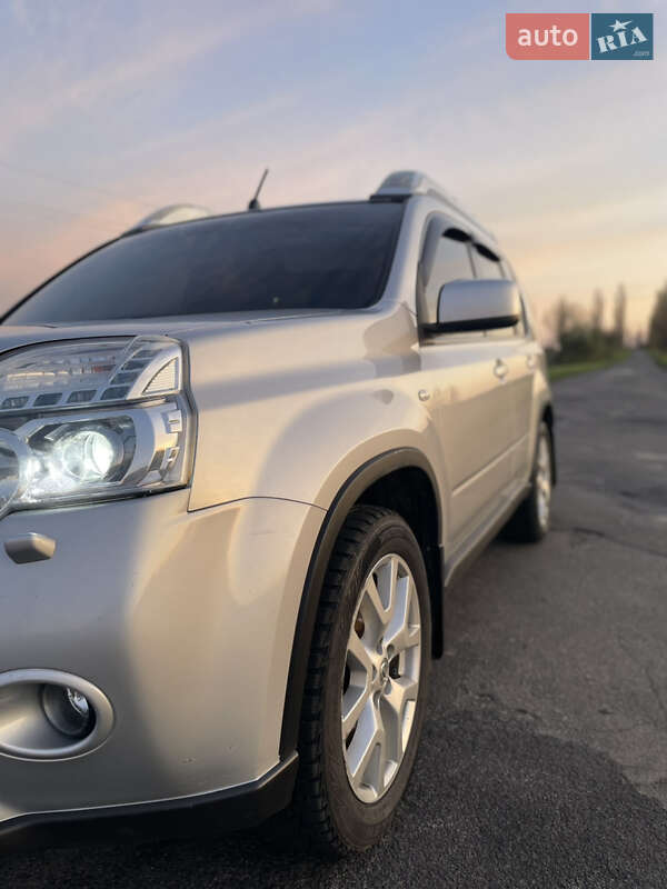 Позашляховик / Кросовер Nissan X-Trail 2012 в Новоархангельську