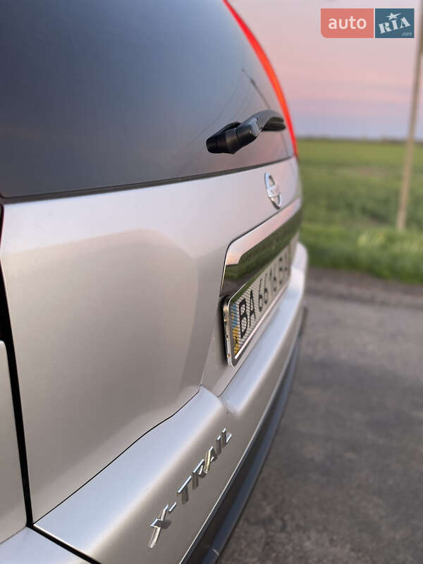 Позашляховик / Кросовер Nissan X-Trail 2012 в Новоархангельську