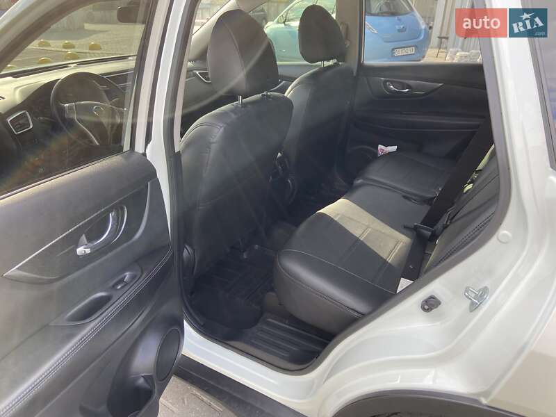 Позашляховик / Кросовер Nissan X-Trail 2017 в Хмельницькому