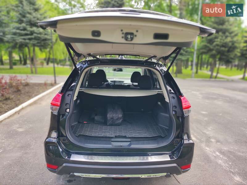 Позашляховик / Кросовер Nissan X-Trail 2018 в Першотравенську