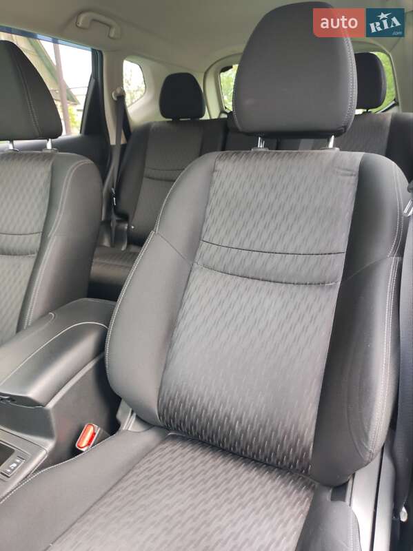 Позашляховик / Кросовер Nissan X-Trail 2018 в Першотравенську