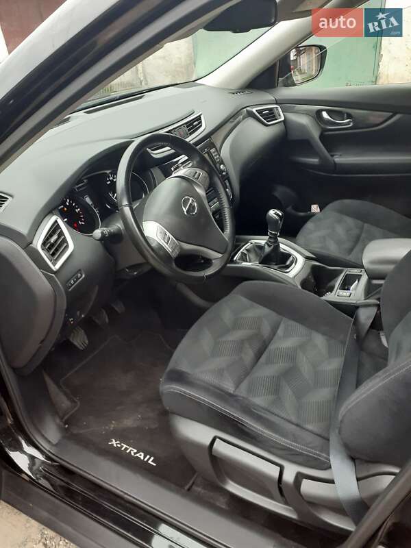 Позашляховик / Кросовер Nissan X-Trail 2016 в Мукачевому