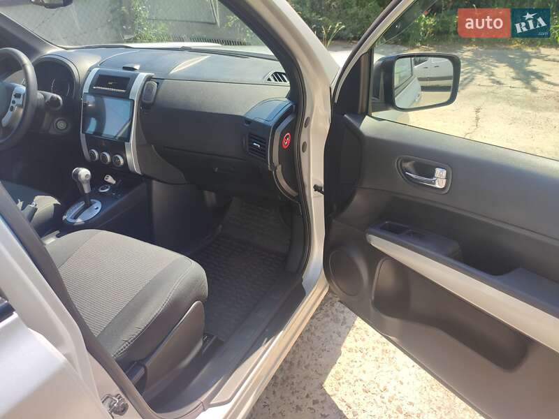 Позашляховик / Кросовер Nissan X-Trail 2011 в Києві