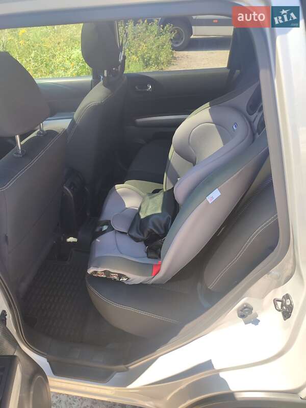 Позашляховик / Кросовер Nissan X-Trail 2011 в Києві