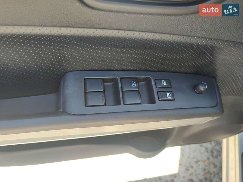 Позашляховик / Кросовер Nissan X-Trail 2011 в Києві