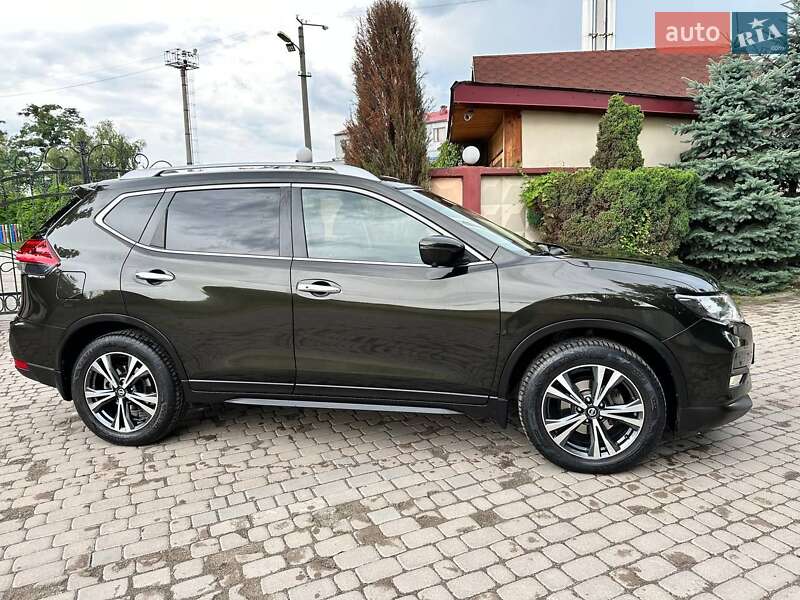 Позашляховик / Кросовер Nissan X-Trail 2017 в Івано-Франківську