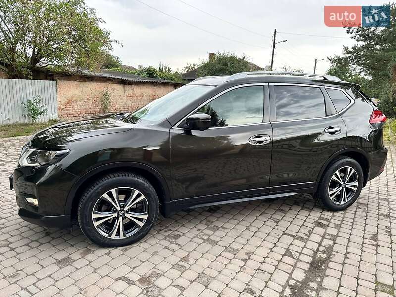 Позашляховик / Кросовер Nissan X-Trail 2017 в Івано-Франківську