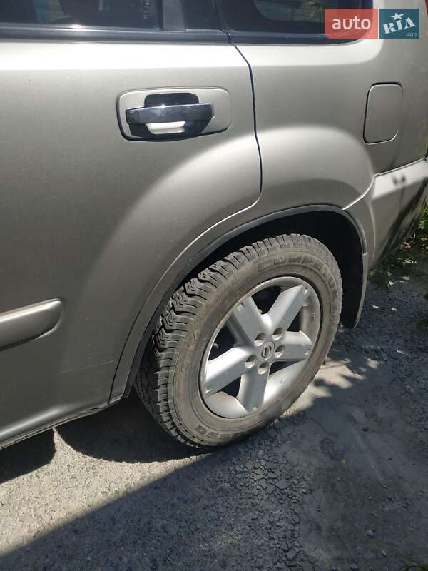 Позашляховик / Кросовер Nissan X-Trail 2005 в Харкові