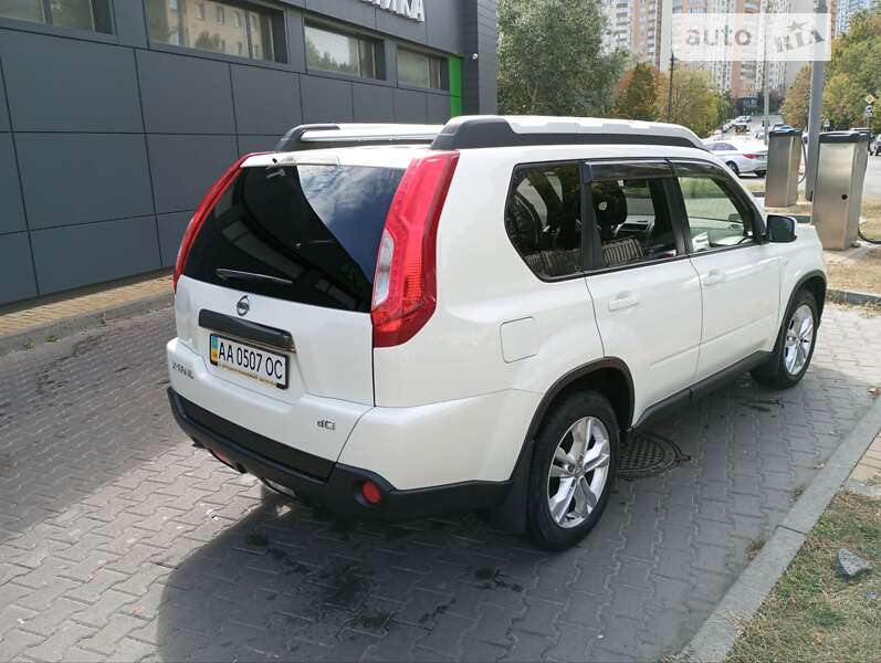 Внедорожник / Кроссовер Nissan X-Trail 2013 в Киеве