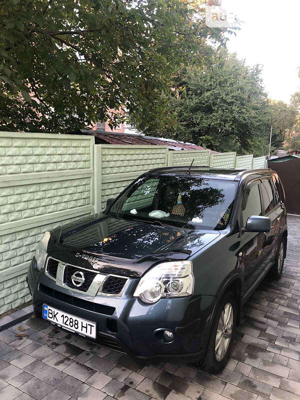 Позашляховик / Кросовер Nissan X-Trail 2010 в Рівному