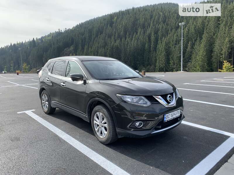 Внедорожник / Кроссовер Nissan X-Trail 2015 в Старом Самборе