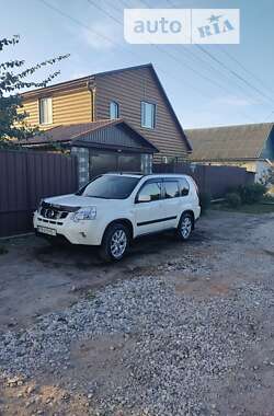 Внедорожник / Кроссовер Nissan X-Trail 2013 в Новгород-Северском