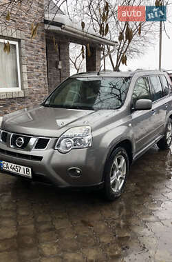 Внедорожник / Кроссовер Nissan X-Trail 2014 в 