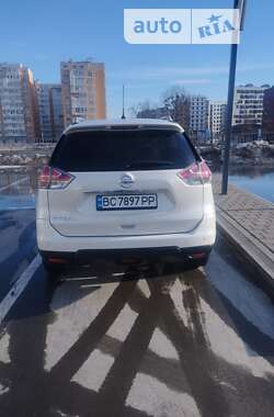Позашляховик / Кросовер Nissan X-Trail 2015 в Львові