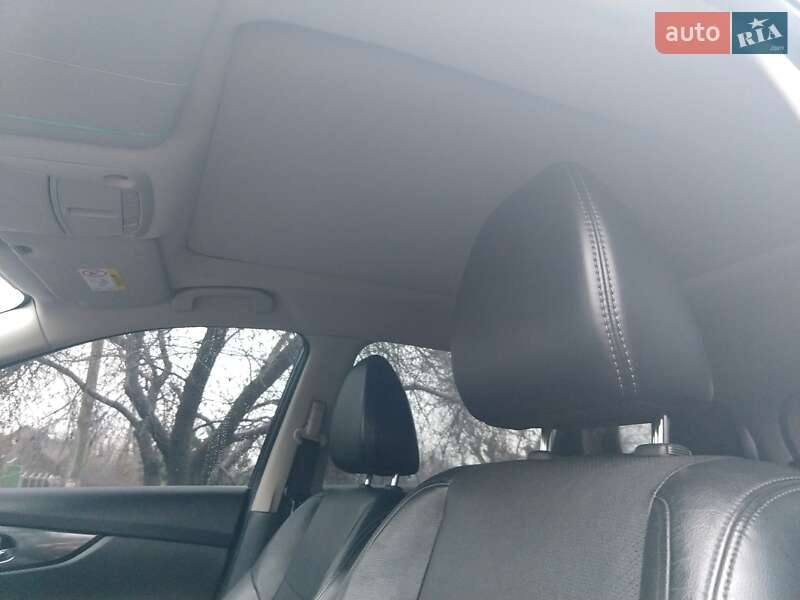 Внедорожник / Кроссовер Nissan X-Trail 2015 в Кривом Роге