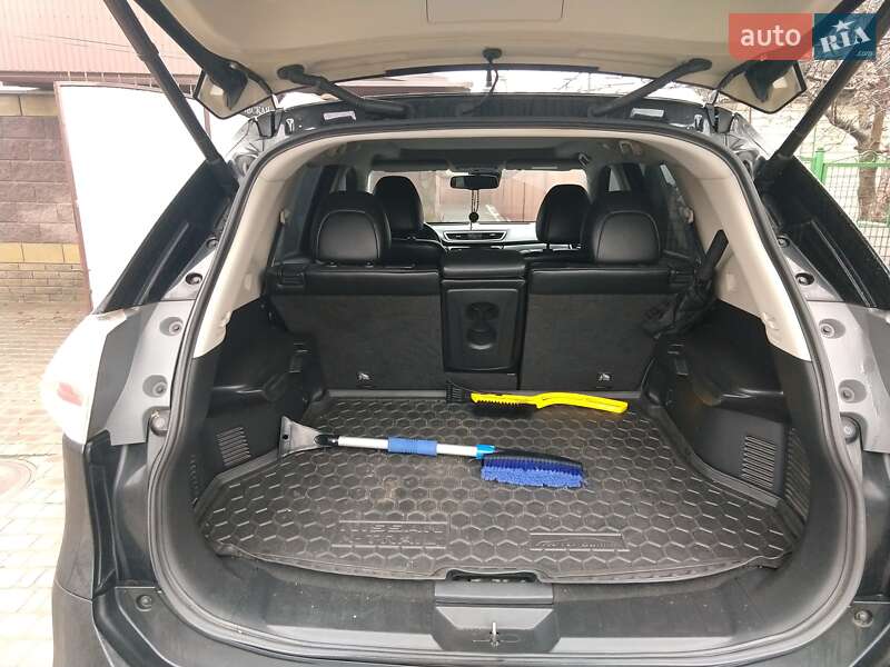 Внедорожник / Кроссовер Nissan X-Trail 2015 в Кривом Роге