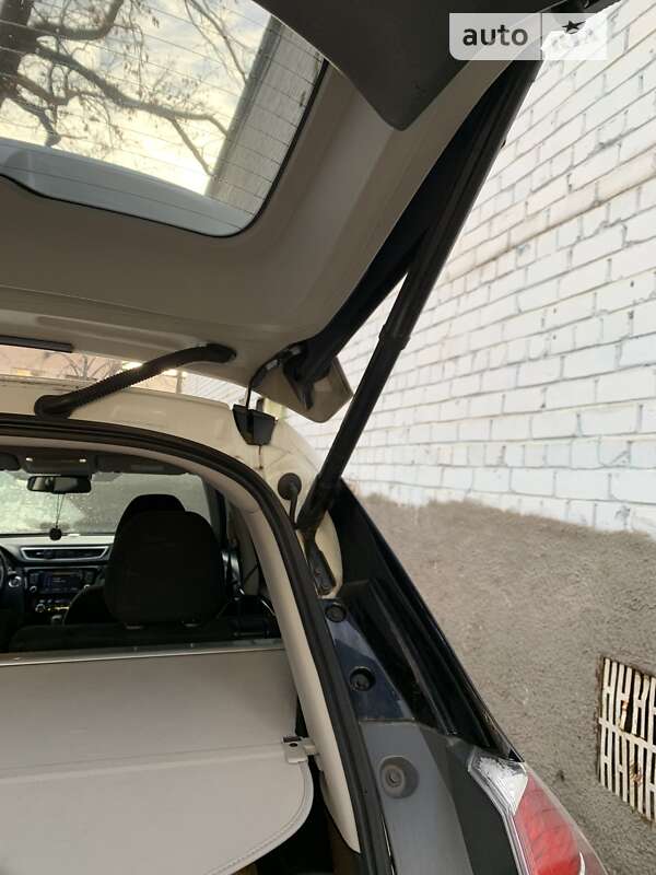 Внедорожник / Кроссовер Nissan X-Trail 2016 в Киеве фото 7 Внедорожник / Кроссовер Nissan X-Trail 2016 в Киеве