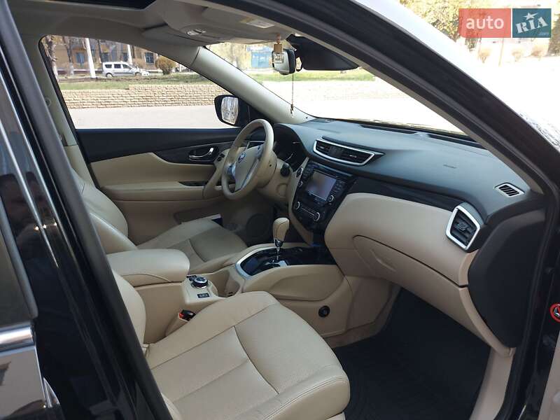 Внедорожник / Кроссовер Nissan X-Trail 2016 в Львове