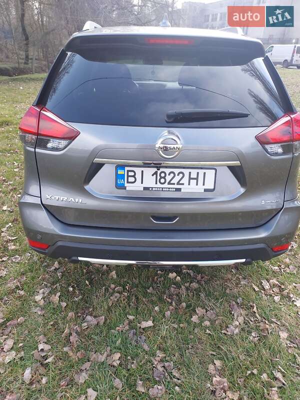 Внедорожник / Кроссовер Nissan X-Trail 2017 в Кременчуге