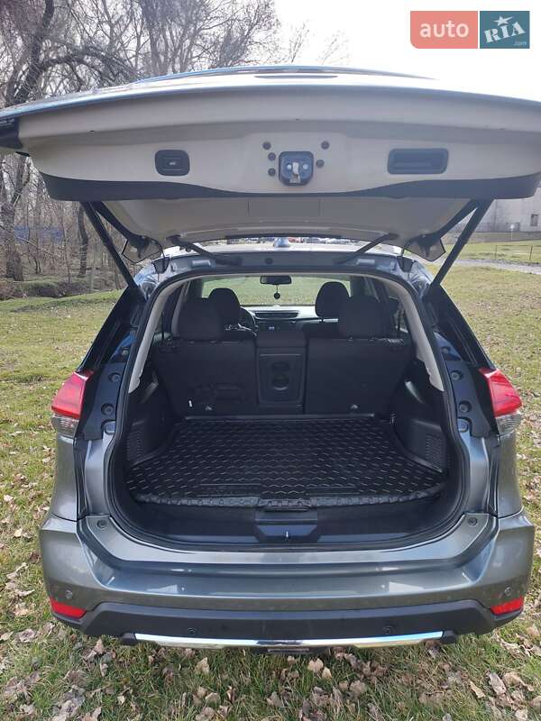 Внедорожник / Кроссовер Nissan X-Trail 2017 в Кременчуге