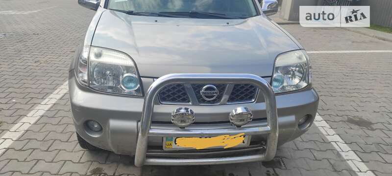 Внедорожник / Кроссовер Nissan X-Trail 2004 в Черновцах