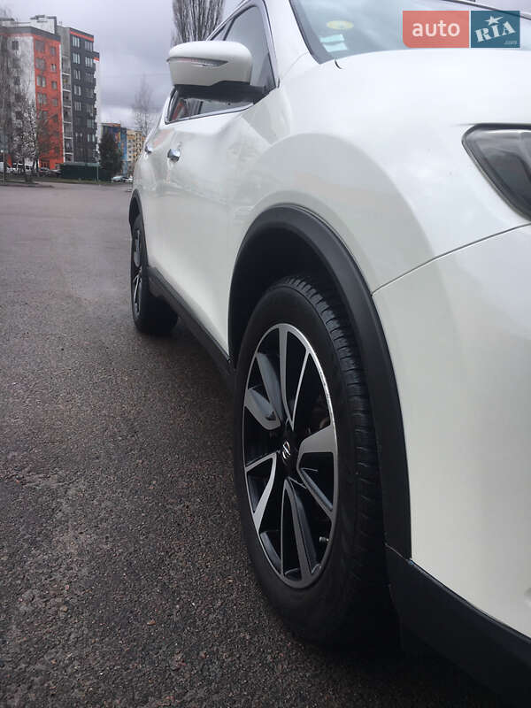 Внедорожник / Кроссовер Nissan X-Trail 2014 в Ровно