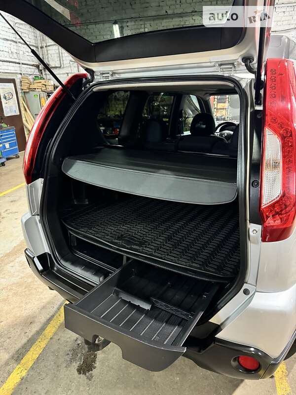 Внедорожник / Кроссовер Nissan X-Trail 2011 в Чернигове
