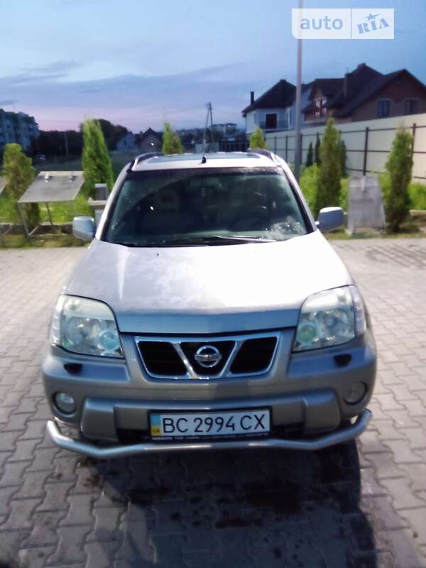 Внедорожник / Кроссовер Nissan X-Trail 2003 в Дрогобыче