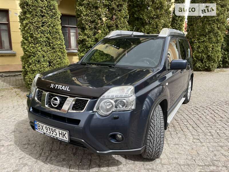 Внедорожник / Кроссовер Nissan X-Trail 2013 в Каменец-Подольском