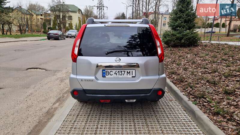 Позашляховик / Кросовер Nissan X-Trail 2012 в Львові