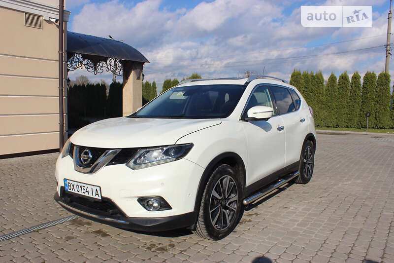 Позашляховик / Кросовер Nissan X-Trail 2015 в Дунаївцях